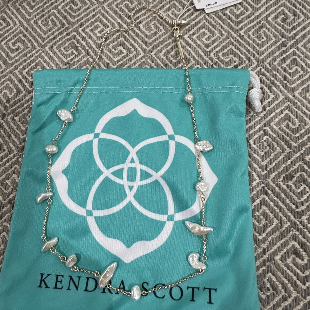 Kendra Scott pearl necklace